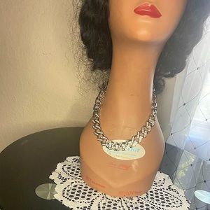 Silver fashion jewelry necklace,